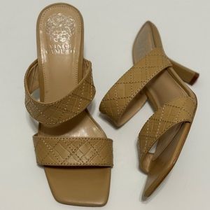 Vince Camuto “Cherzel” Cream Leather Square Toe Strappy Sandals EUC